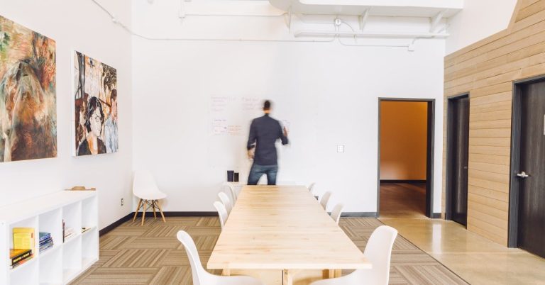 Setting the Customer Advisory Board Meeting Agenda